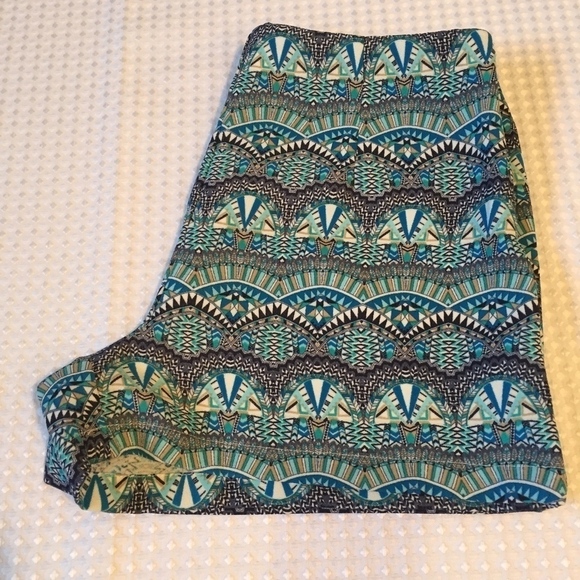 Forever 21 Shorts Womens Medium Side Zipper Geo-Design High Rise - Picture 4 of 7